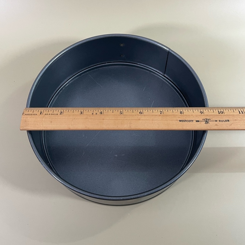 Springform Cheesecake Pan 9"x 3" - Picture 4 of 11